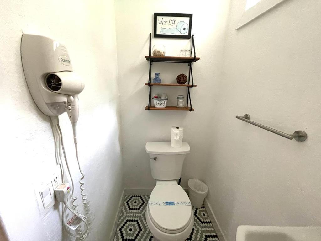 Private Studio With Free Parking ไมอามี ภายนอก รูปภาพ